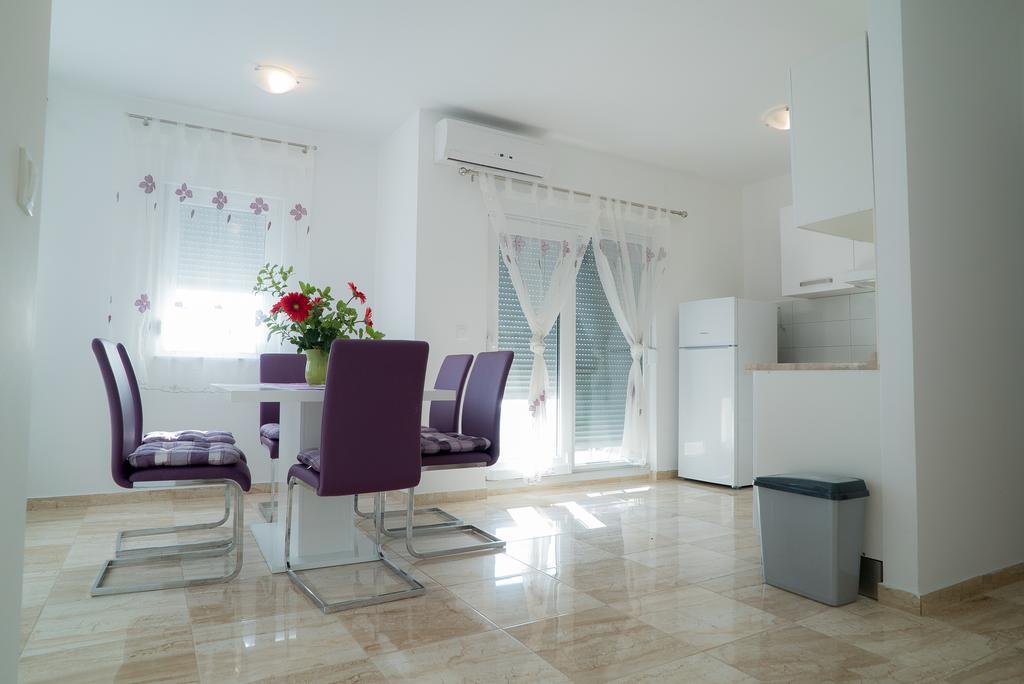 Apartmani Ruzica Макарска Экстерьер фото
